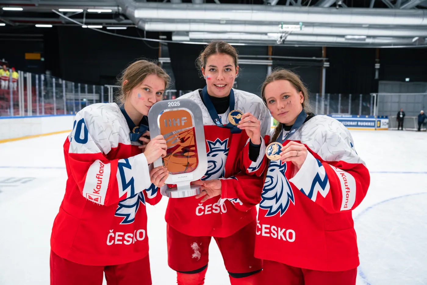 Hokej – bronz z MS U18